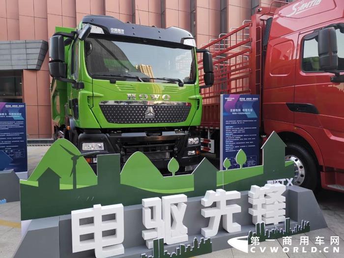 豪沃6×4电驱桥纯电自卸车.jpg