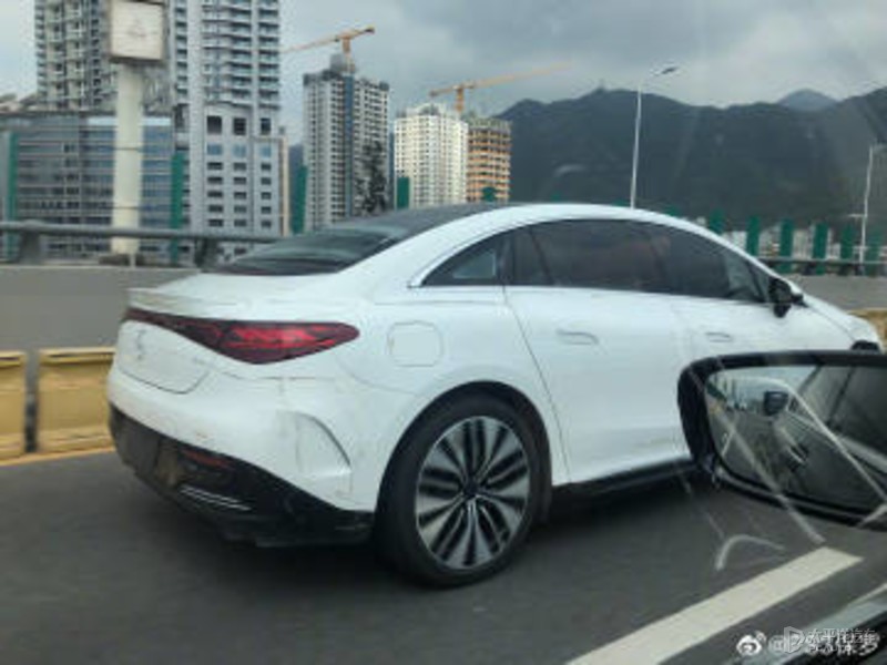 奔驰2022款即将上市新车50万左右的车_奔驰14万左右新车_2015奔驰新车上市车型