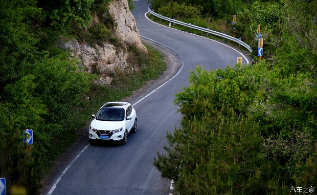 东风日产轿车2022款_国外东风日产轿车保养周期_东风日产骐达轿车