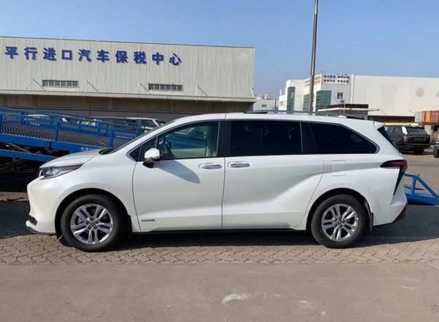 丰田新款车型suv_丰田新款车型上市2017_丰田新款车型2022