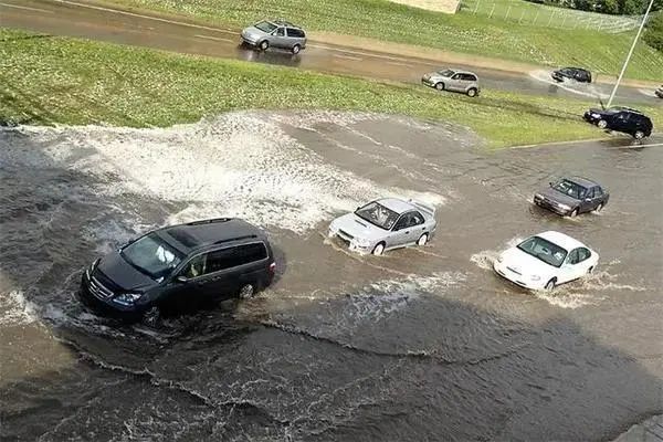 车 涉水_涉水车修好了会有什么_车涉水后怎么办