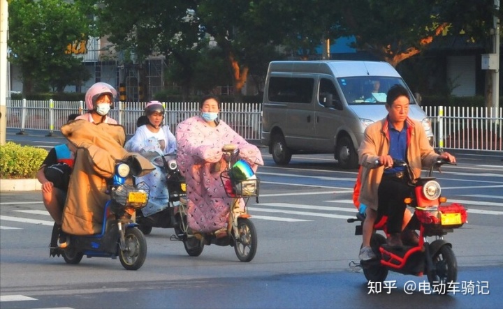 独轮电动平衡车倒骑教学视频_电瓶车轮胎没气了硬骑_电动车轮胎没气能骑吗