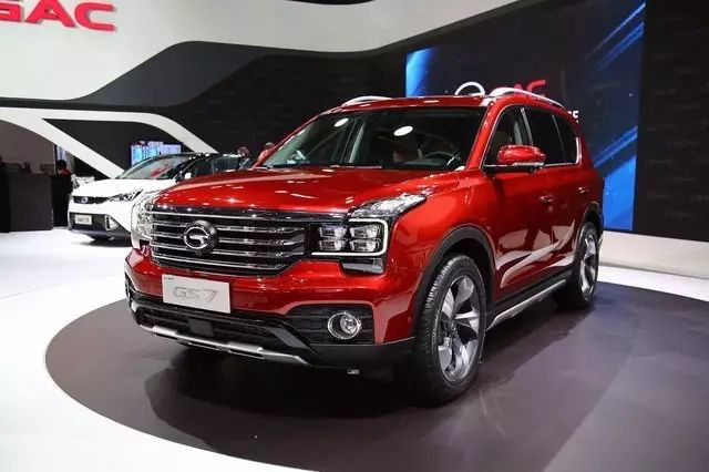 奔驰2015年上市新suv_2022款奔驰c_奔驰最新款2022上市suv