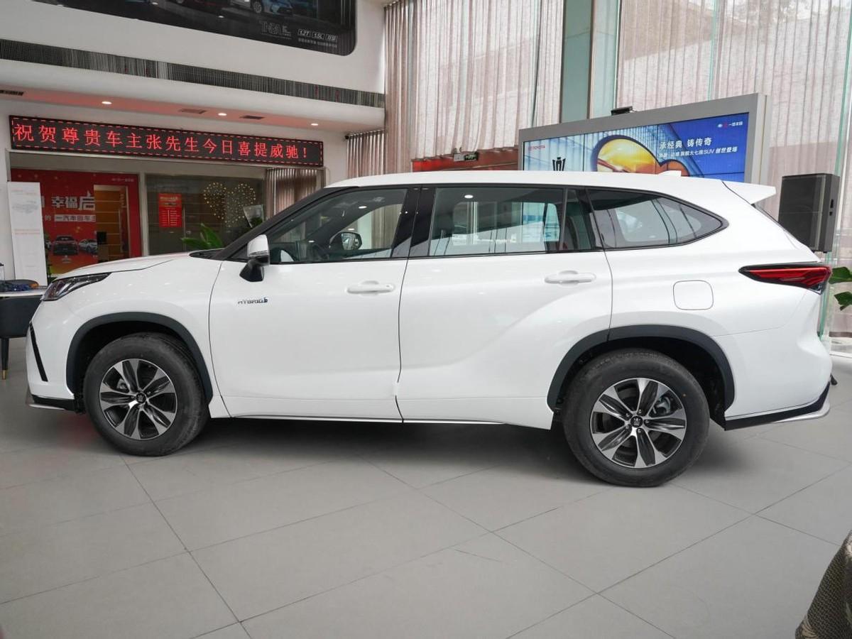 皇冠陆放suv2022全新款价格七座（27.58万起，标配混合动力）