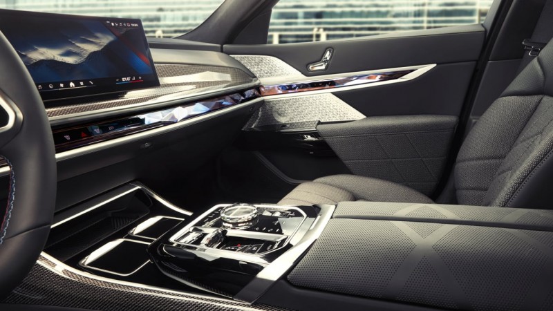 ARIA-LABEL =“ BMW I7 M70 15”