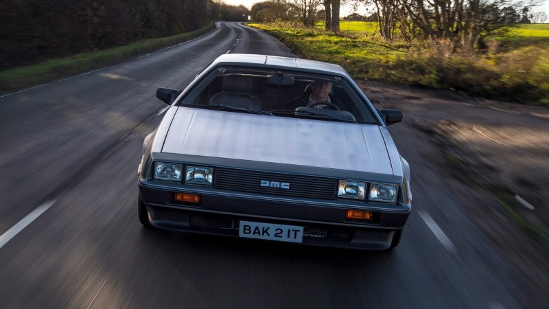 aria-label =“ DMC Delorean 24”