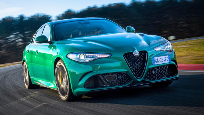 aria-label =“ alfa％20Romeo％20Giulia％20 Quadrifoglio 13”