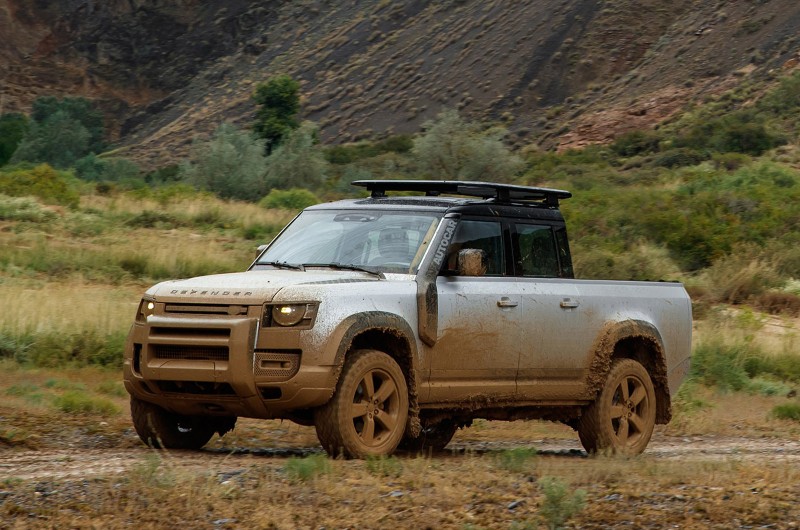 Aria-Label =“ Land Rover Defender Crew 1”