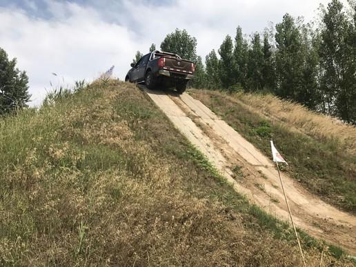 越野专用车_十几万的越野车哪种好_越野买啥车