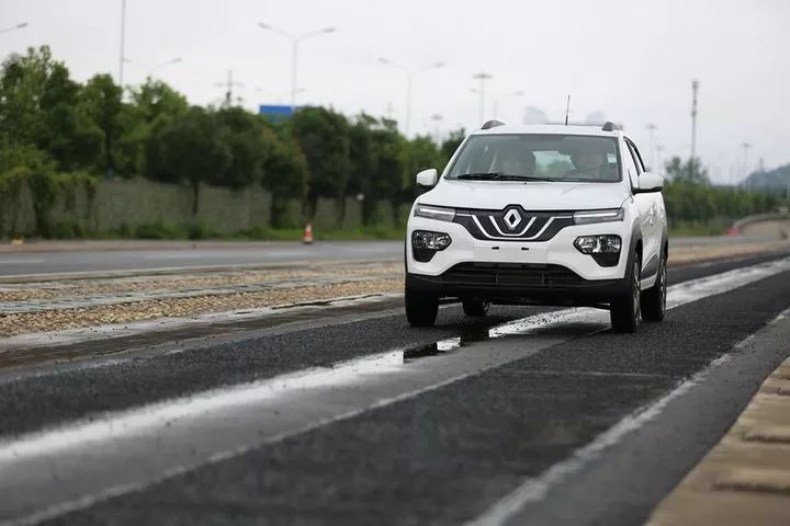 纯燃油suv_燃油纯电混动哪个好_燃油纯电车